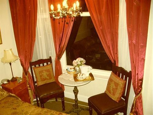 Hotel Airedale 3*